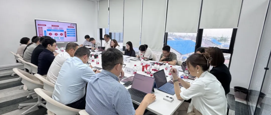 嘉定區(qū)數(shù)據(jù)局一行蒞臨鴻翼開展專題座談會，共探數(shù)據(jù)要素發(fā)展新路徑